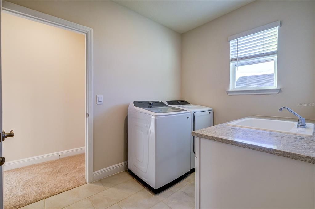 В аренду: $4,200 (4 спален, 3 ванн, 3313 Квадратных фут)