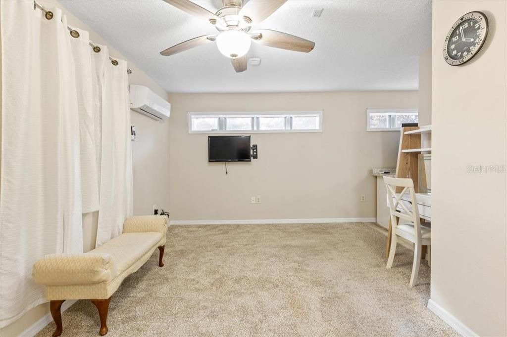 For Sale: $279,900 (3 beds, 2 baths, 1496 Square Feet)