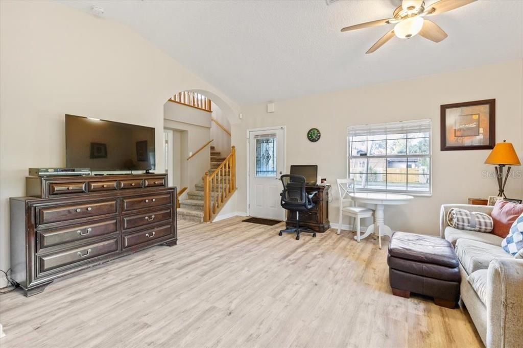 For Sale: $279,900 (3 beds, 2 baths, 1496 Square Feet)