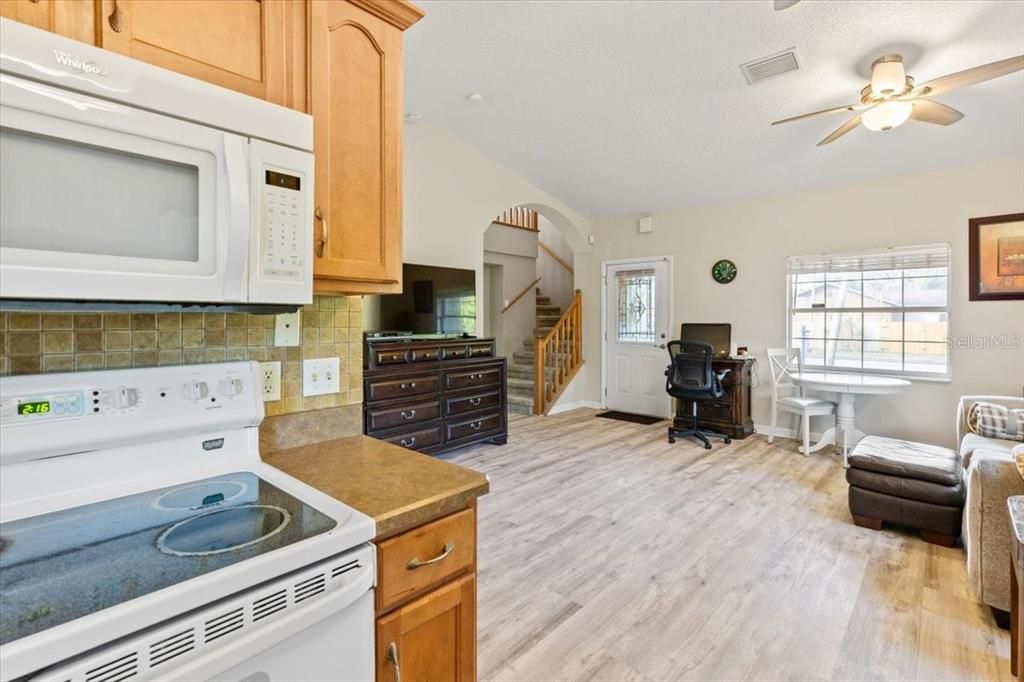 For Sale: $279,900 (3 beds, 2 baths, 1496 Square Feet)