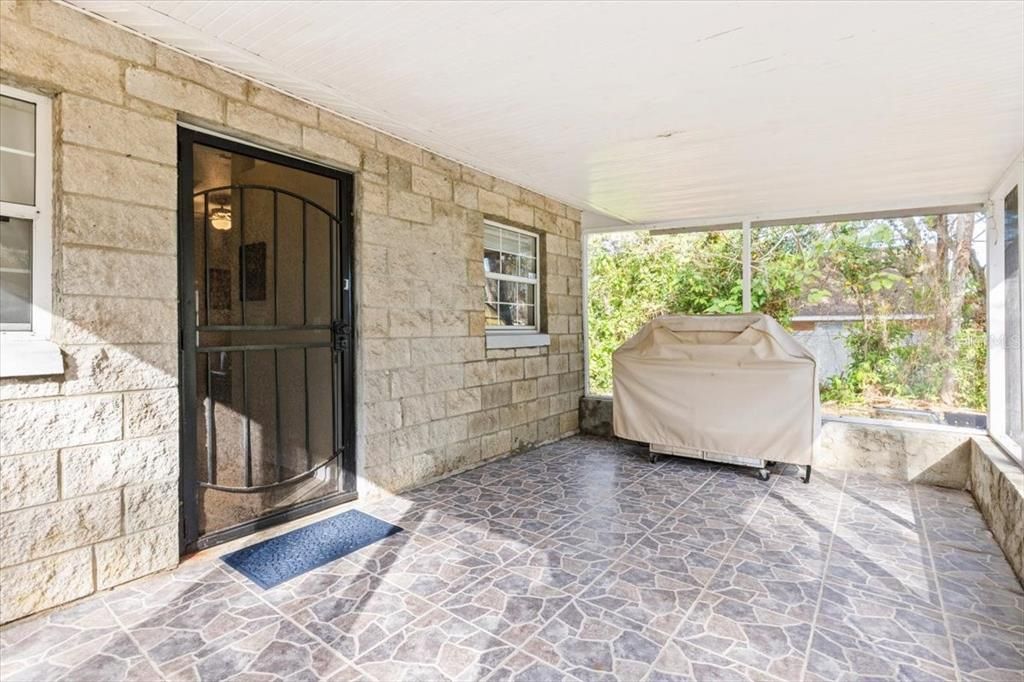 For Sale: $279,900 (3 beds, 2 baths, 1496 Square Feet)