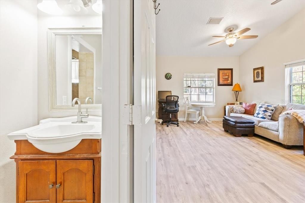 For Sale: $279,900 (3 beds, 2 baths, 1496 Square Feet)