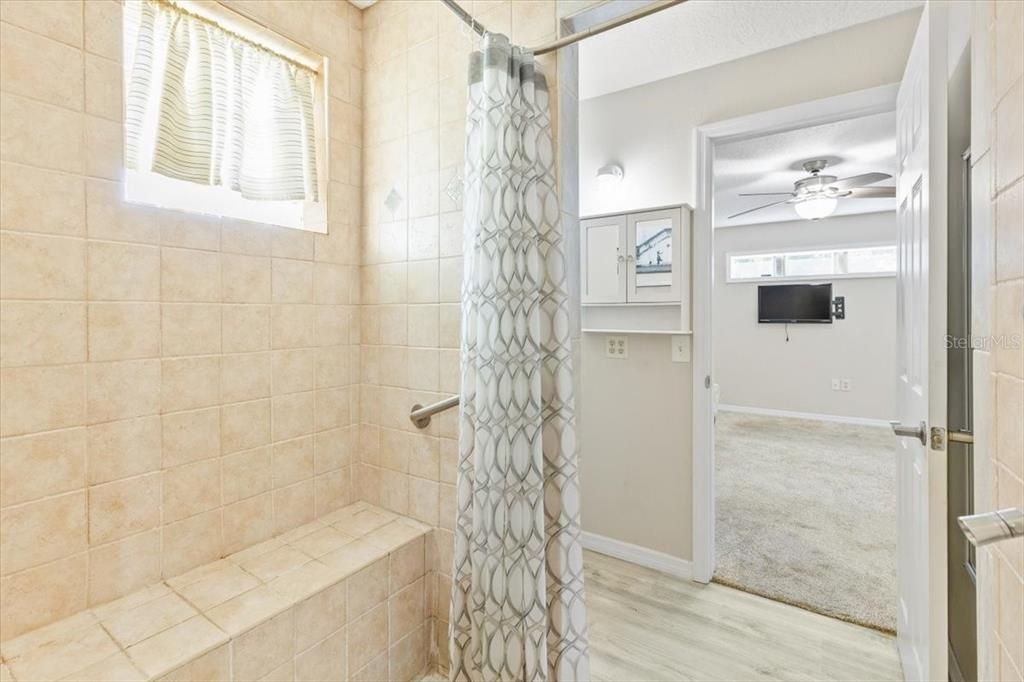 For Sale: $279,900 (3 beds, 2 baths, 1496 Square Feet)