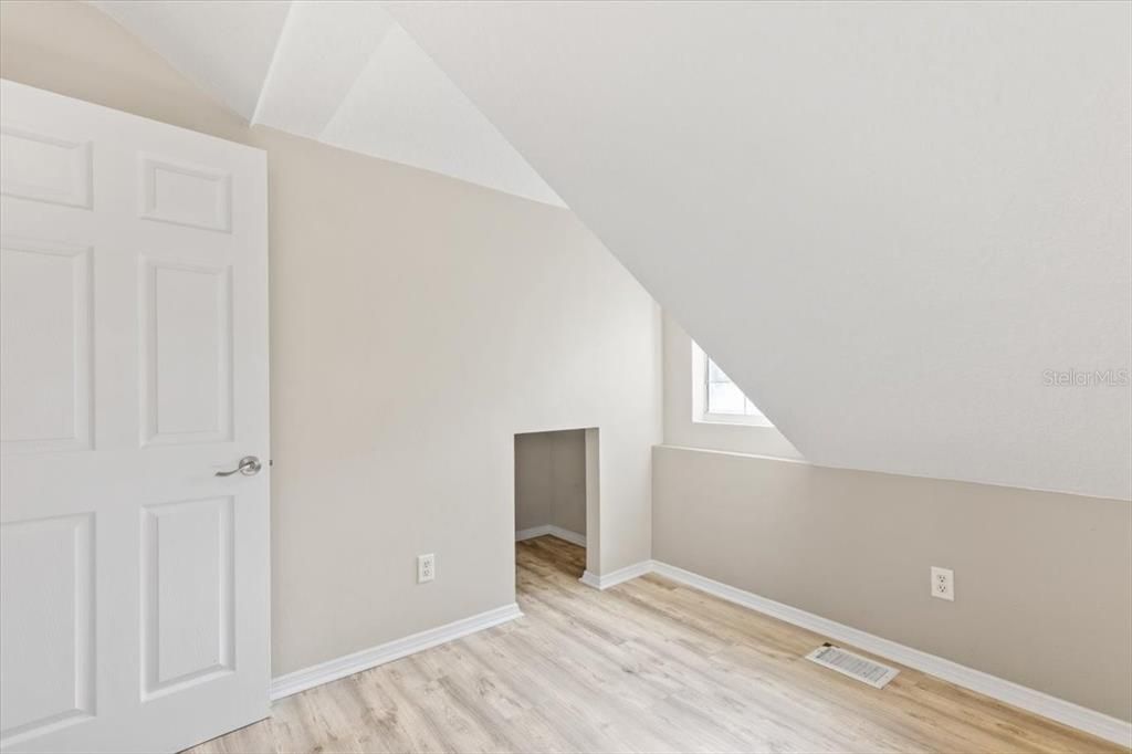 For Sale: $279,900 (3 beds, 2 baths, 1496 Square Feet)