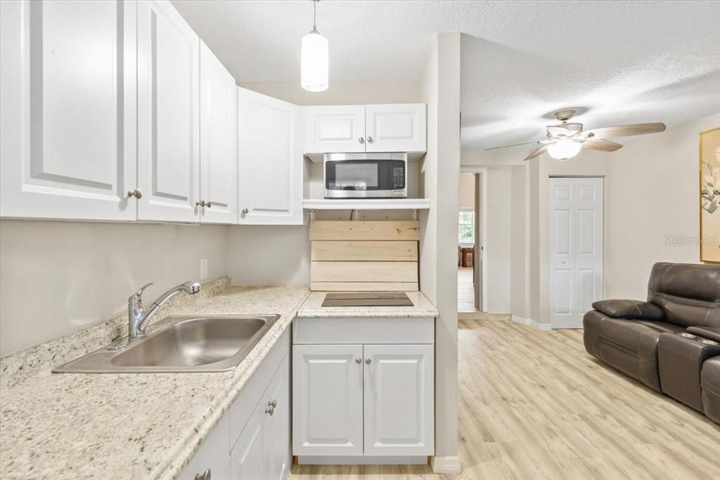 For Sale: $279,900 (3 beds, 2 baths, 1496 Square Feet)