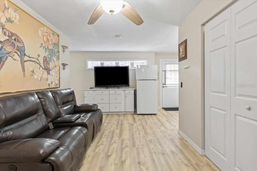 For Sale: $279,900 (3 beds, 2 baths, 1496 Square Feet)