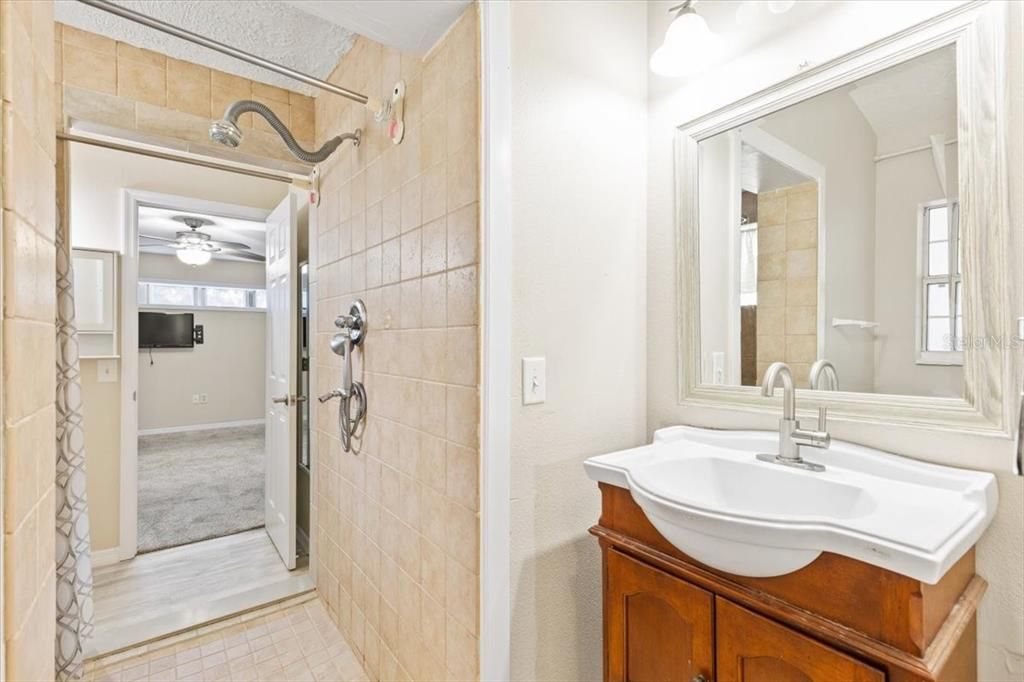 For Sale: $279,900 (3 beds, 2 baths, 1496 Square Feet)