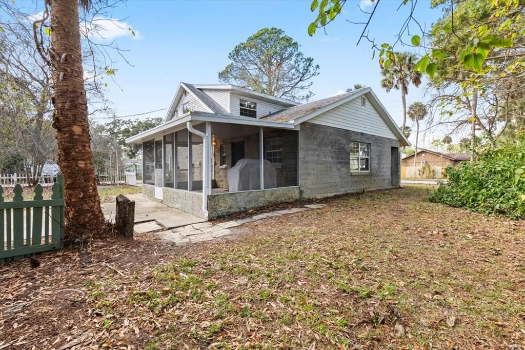 For Sale: $279,900 (3 beds, 2 baths, 1496 Square Feet)