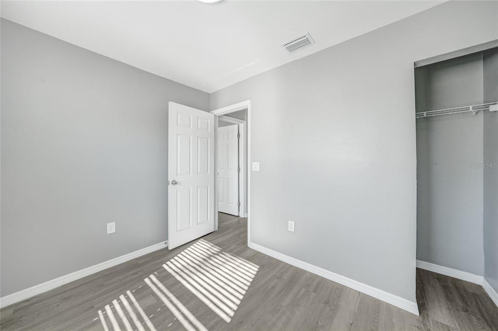 For Sale: $215,500 (3 beds, 1 baths, 952 Square Feet)