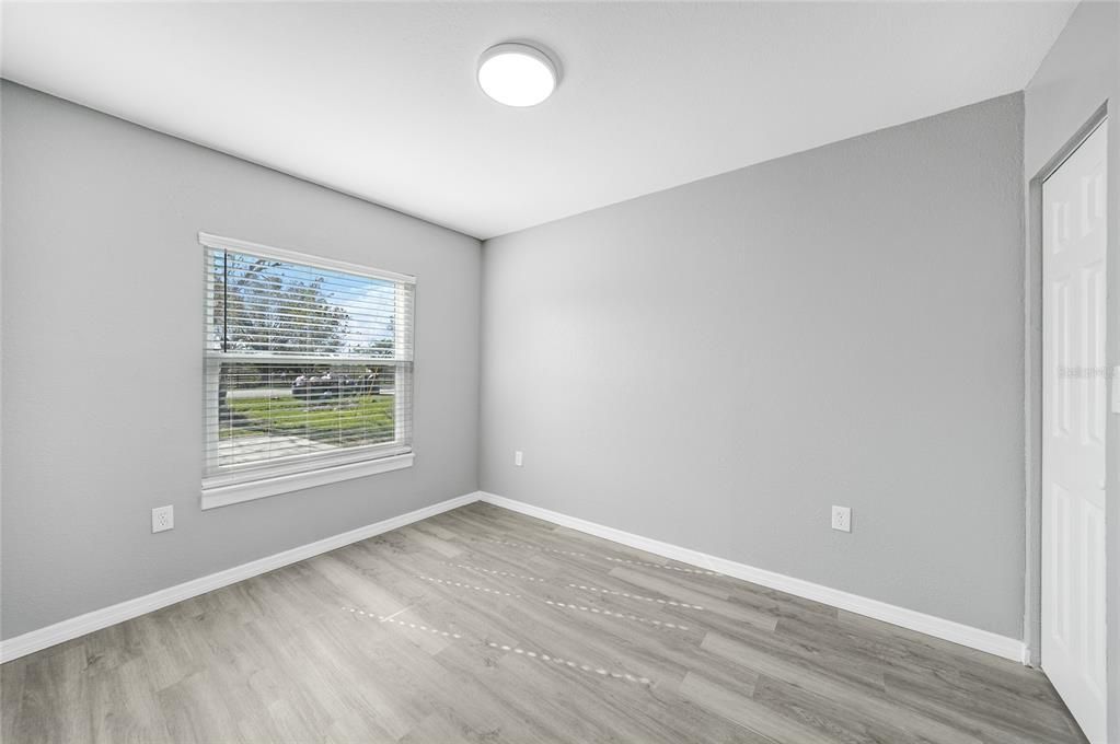 For Sale: $215,500 (3 beds, 1 baths, 952 Square Feet)