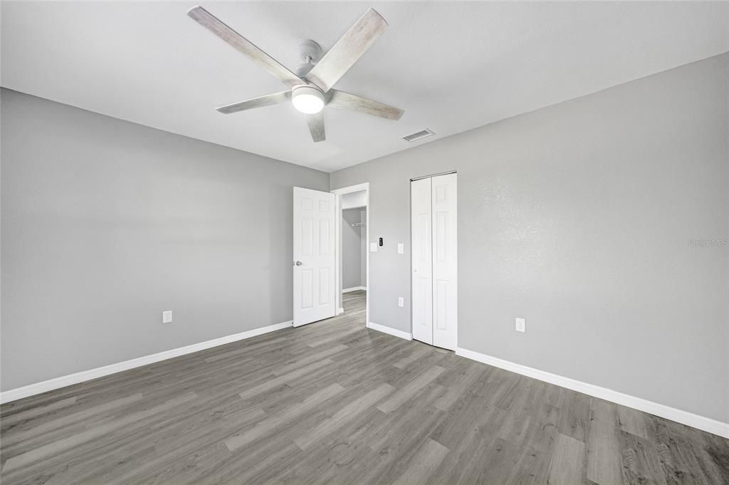 For Sale: $215,500 (3 beds, 1 baths, 952 Square Feet)