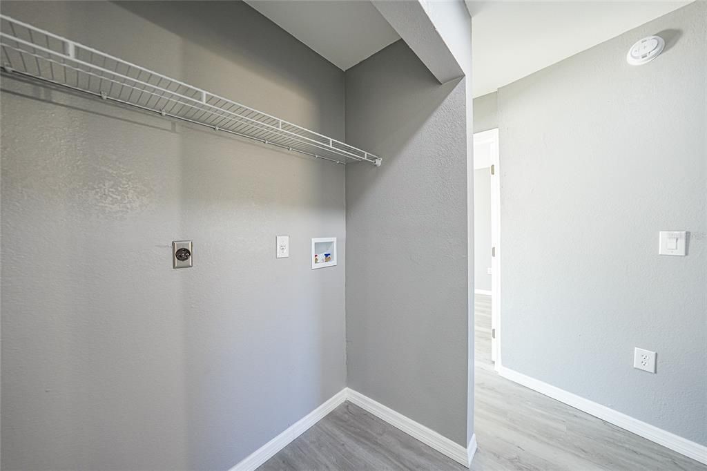 For Sale: $215,500 (3 beds, 1 baths, 952 Square Feet)