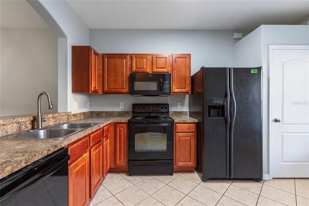 En Venta: $250,000 (2 camas, 2 baños, 1660 Pies cuadrados)