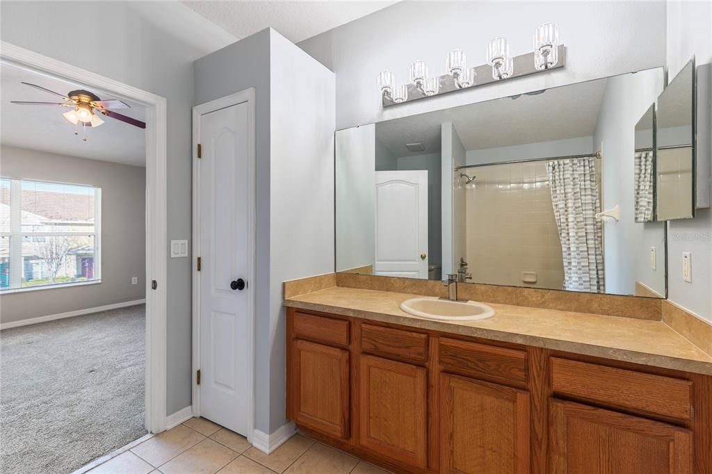 En Venta: $250,000 (2 camas, 2 baños, 1660 Pies cuadrados)