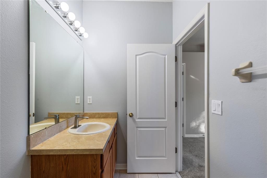 En Venta: $250,000 (2 camas, 2 baños, 1660 Pies cuadrados)