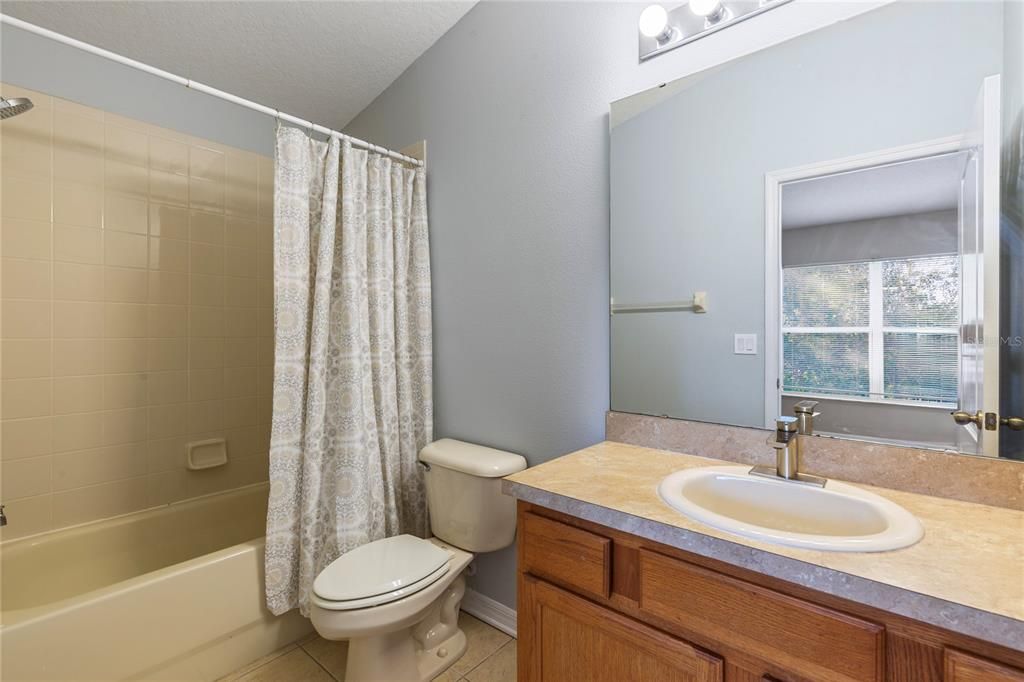 En Venta: $250,000 (2 camas, 2 baños, 1660 Pies cuadrados)