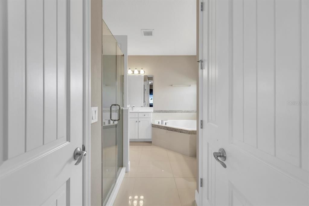 En Venta: $980,000 (6 camas, 5 baños, 4694 Pies cuadrados)