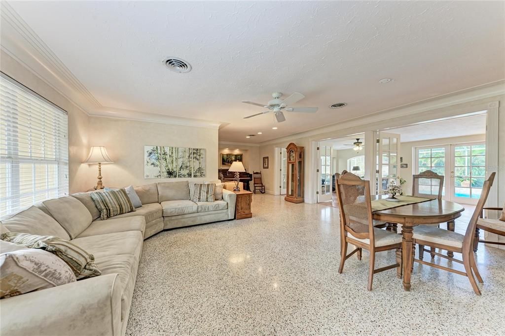 For Sale: $750,000 (3 beds, 2 baths, 1818 Square Feet)