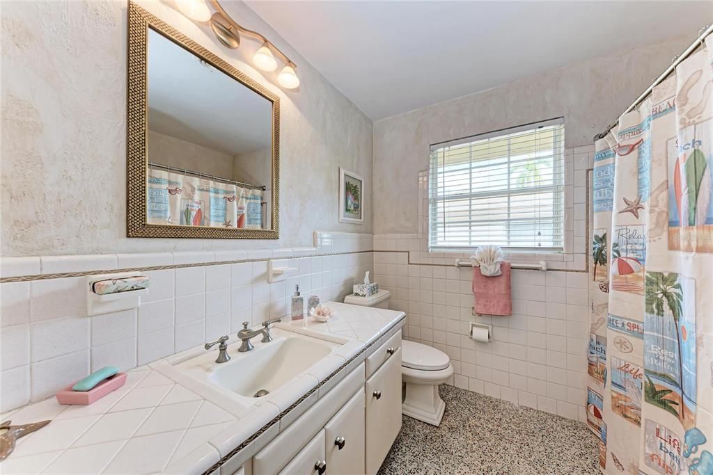 For Sale: $750,000 (3 beds, 2 baths, 1818 Square Feet)