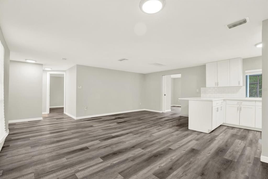 На продажу: $300,000 (3 спален, 2 ванн, 1326 Квадратных фут)