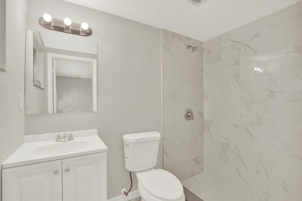 На продажу: $300,000 (3 спален, 2 ванн, 1326 Квадратных фут)