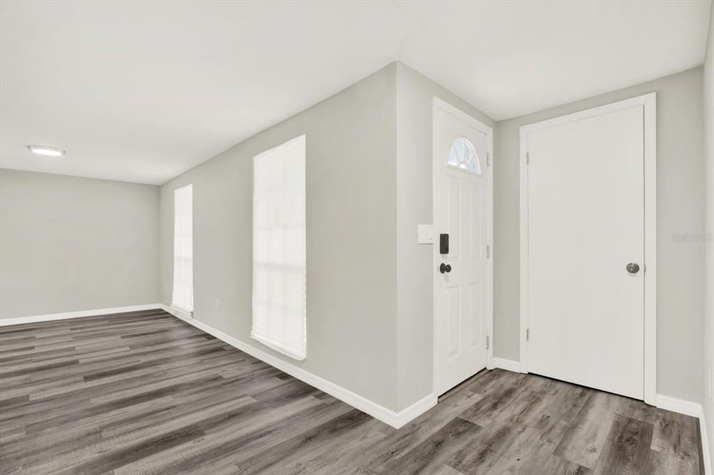 На продажу: $300,000 (3 спален, 2 ванн, 1326 Квадратных фут)