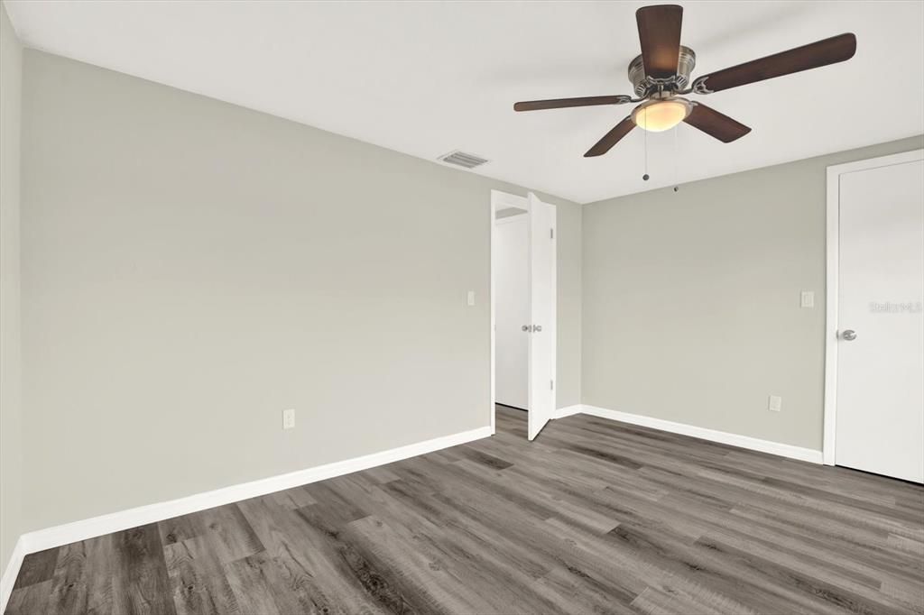 На продажу: $300,000 (3 спален, 2 ванн, 1326 Квадратных фут)