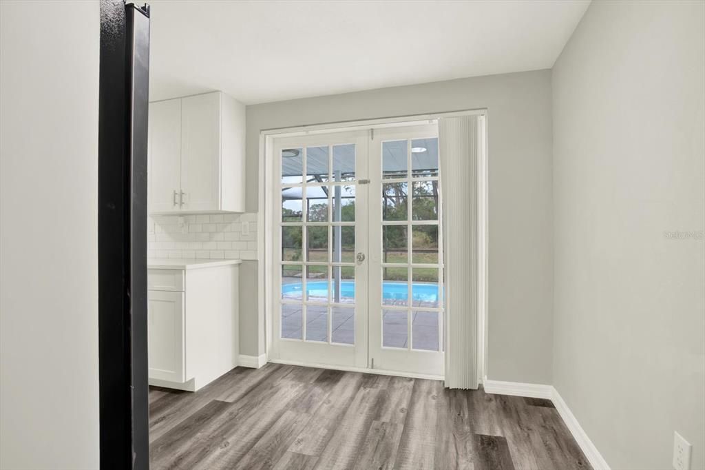 На продажу: $300,000 (3 спален, 2 ванн, 1326 Квадратных фут)