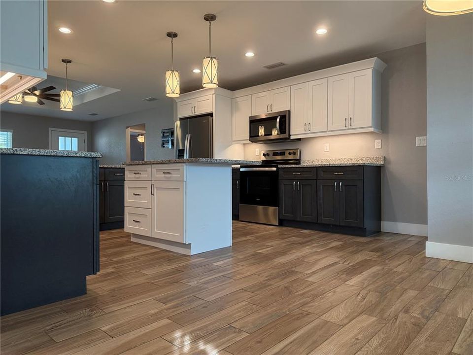 出租: $2,100 (3 贝兹, 2 浴室, 1433 平方英尺)