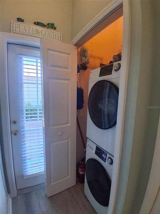 出租: $3,200 (1 贝兹, 1 浴室, 760 平方英尺)