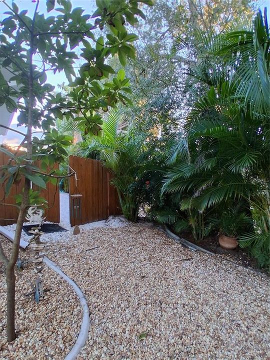 出租: $3,200 (1 贝兹, 1 浴室, 760 平方英尺)