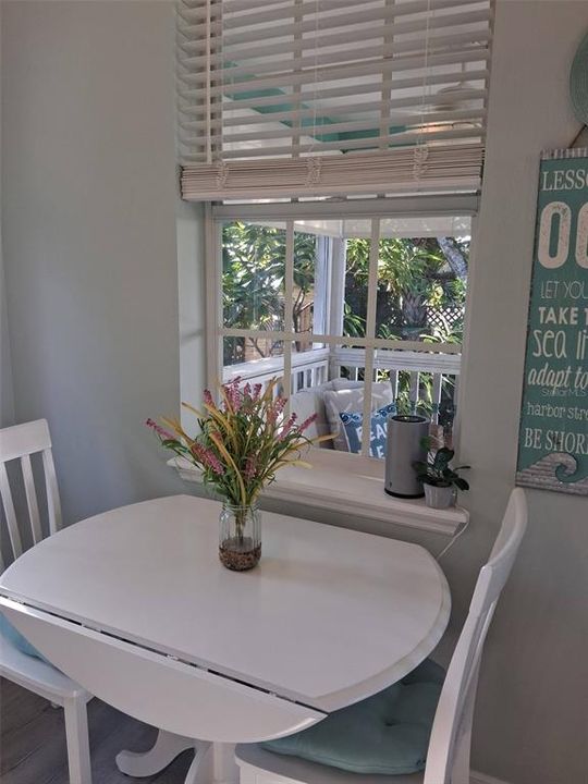 出租: $3,200 (1 贝兹, 1 浴室, 760 平方英尺)