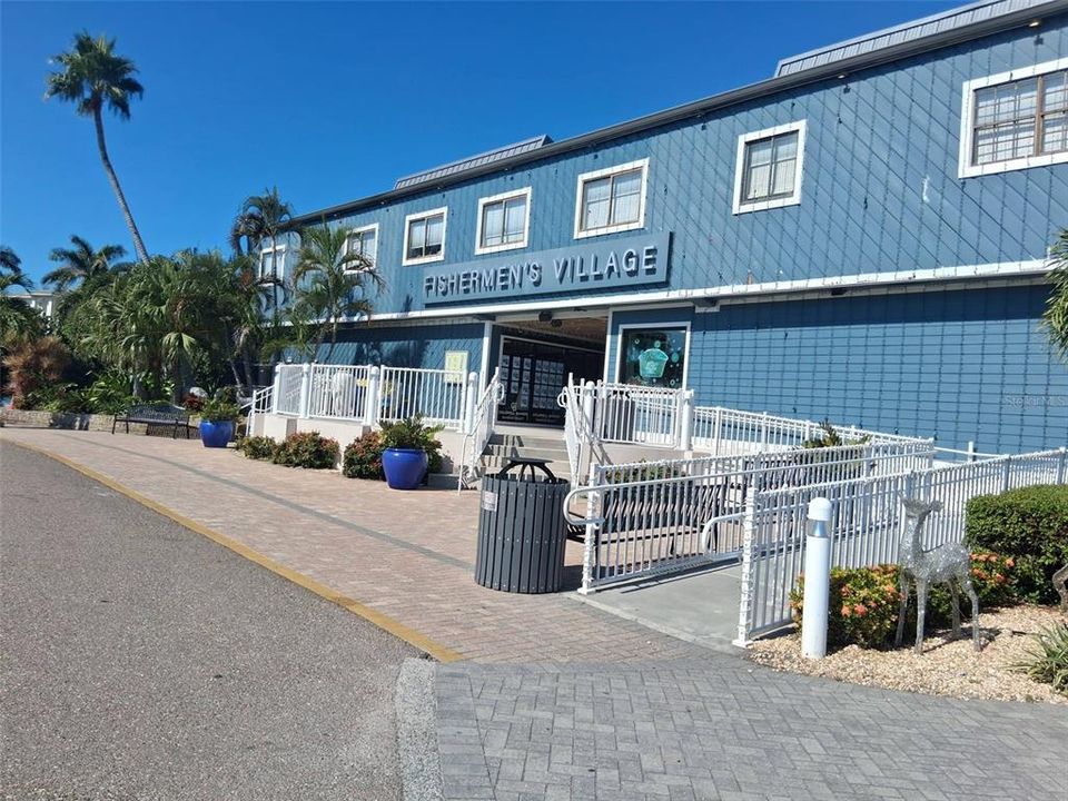 出租: $3,200 (1 贝兹, 1 浴室, 760 平方英尺)