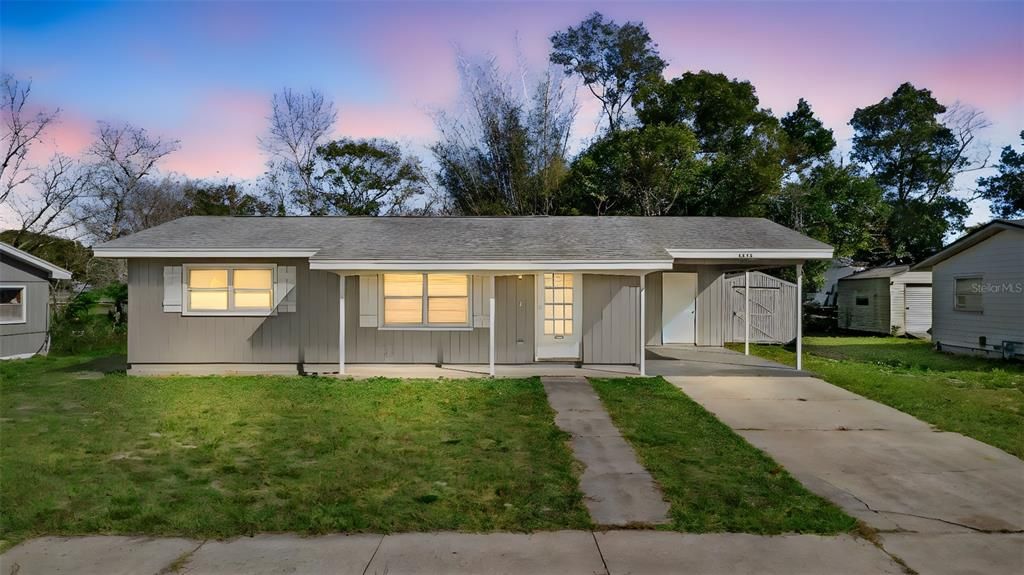 待售: $240,000 (2 贝兹, 1 浴室, 864 平方英尺)