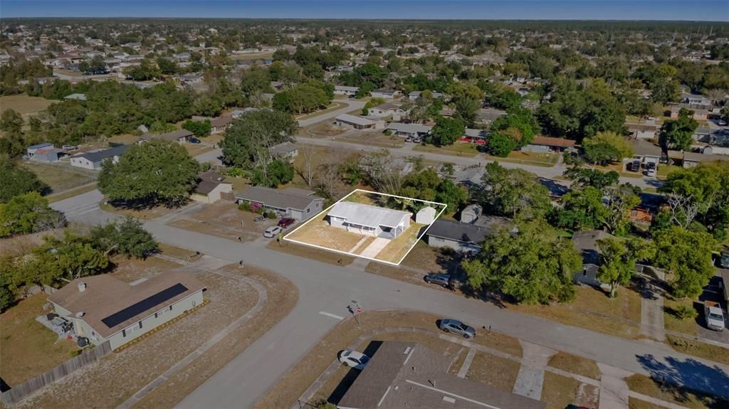 待售: $240,000 (2 贝兹, 1 浴室, 864 平方英尺)