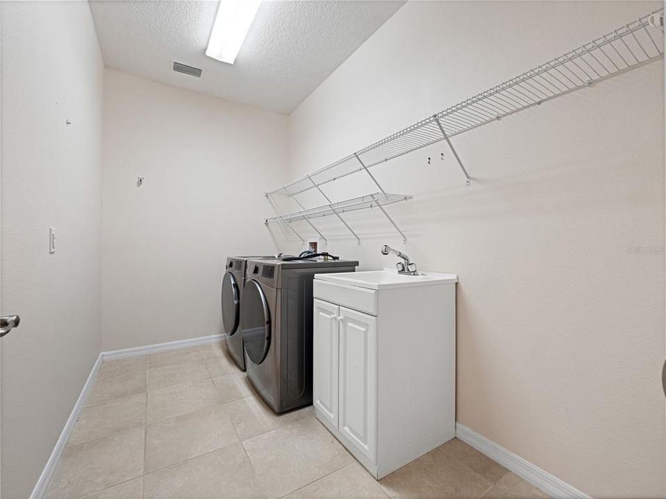 For Sale: $799,900 (4 beds, 4 baths, 3871 Square Feet)