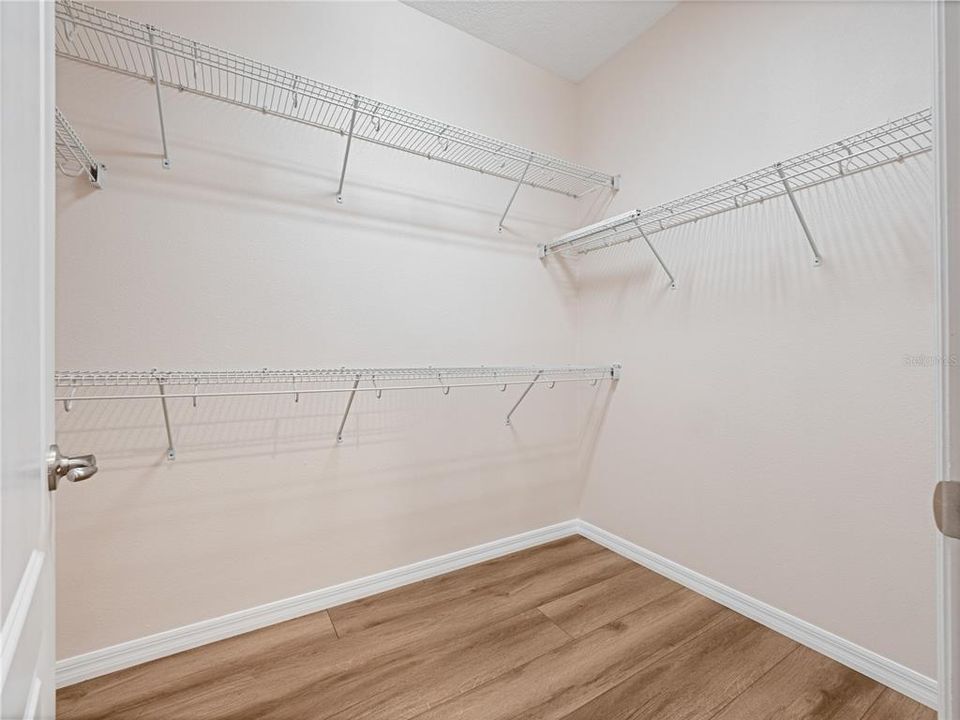 For Sale: $799,900 (4 beds, 4 baths, 3871 Square Feet)