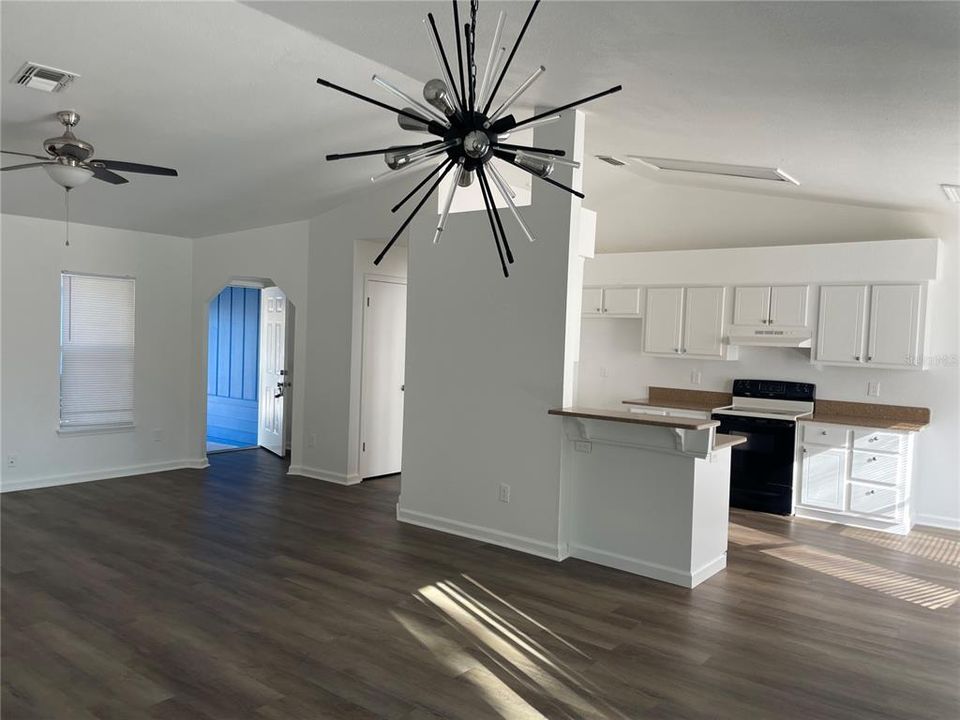 For Sale: $229,000 (3 beds, 2 baths, 1470 Square Feet)
