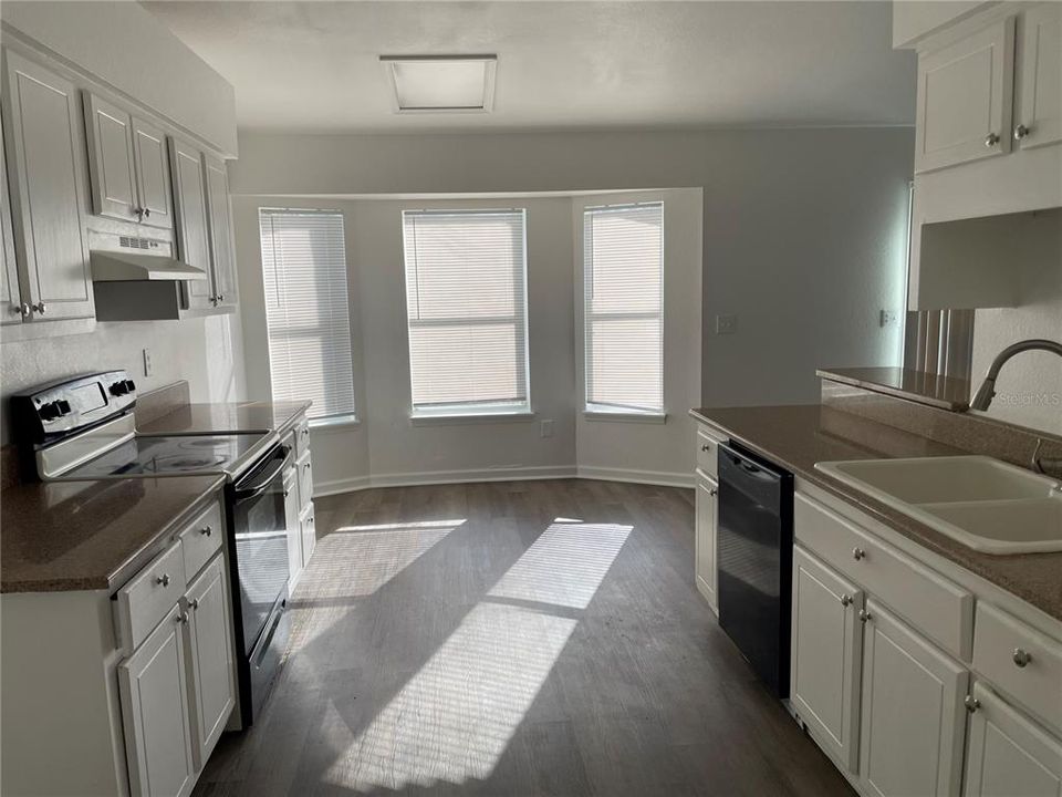For Sale: $229,000 (3 beds, 2 baths, 1470 Square Feet)