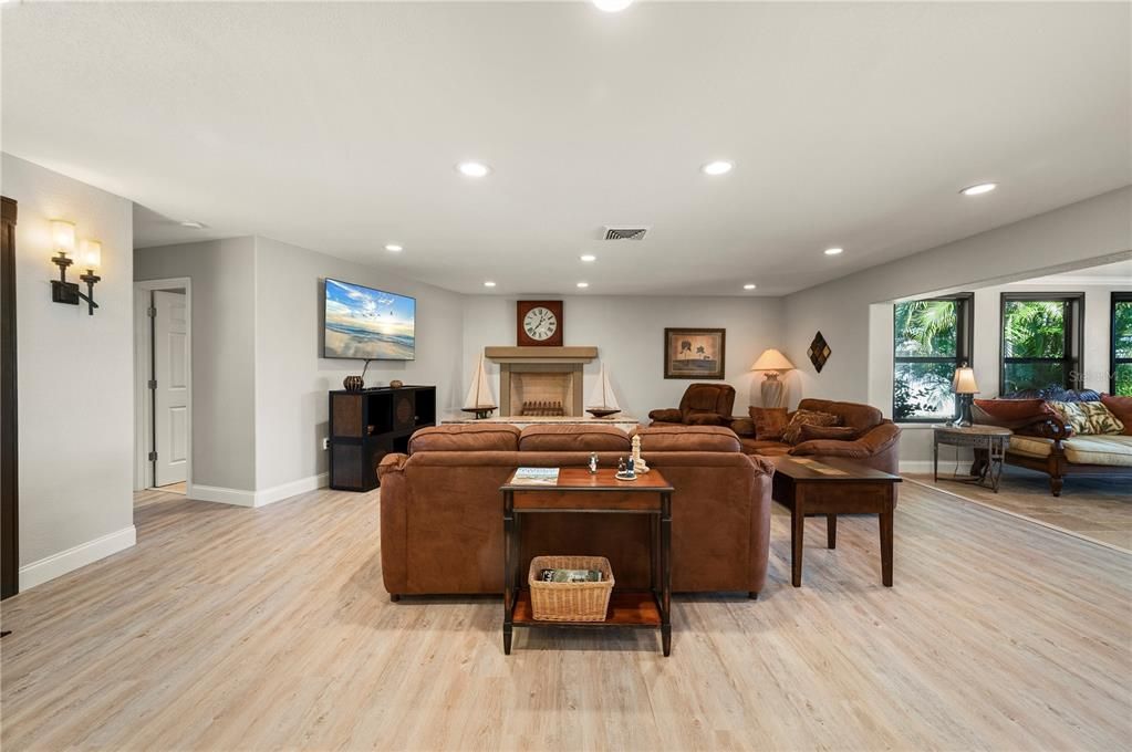 For Sale: $599,000 (3 beds, 2 baths, 2061 Square Feet)