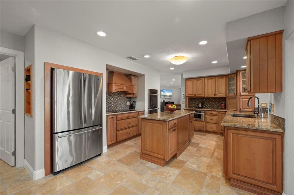 For Sale: $599,000 (3 beds, 2 baths, 2061 Square Feet)