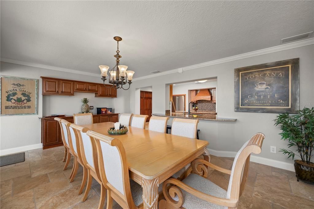 For Sale: $599,000 (3 beds, 2 baths, 2061 Square Feet)