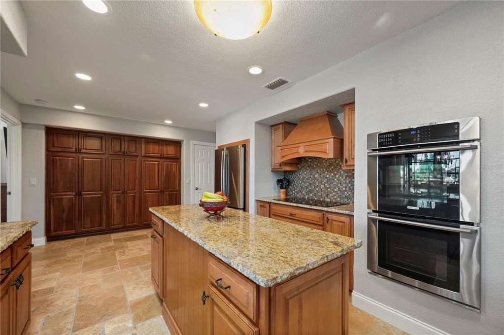 For Sale: $599,000 (3 beds, 2 baths, 2061 Square Feet)