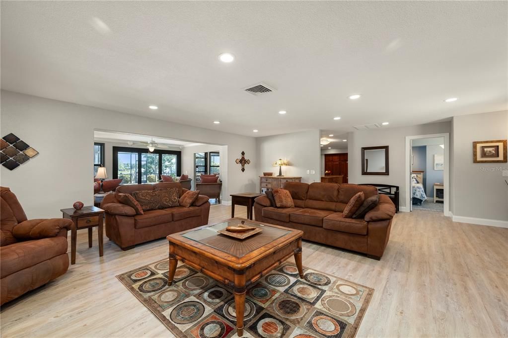 For Sale: $599,000 (3 beds, 2 baths, 2061 Square Feet)