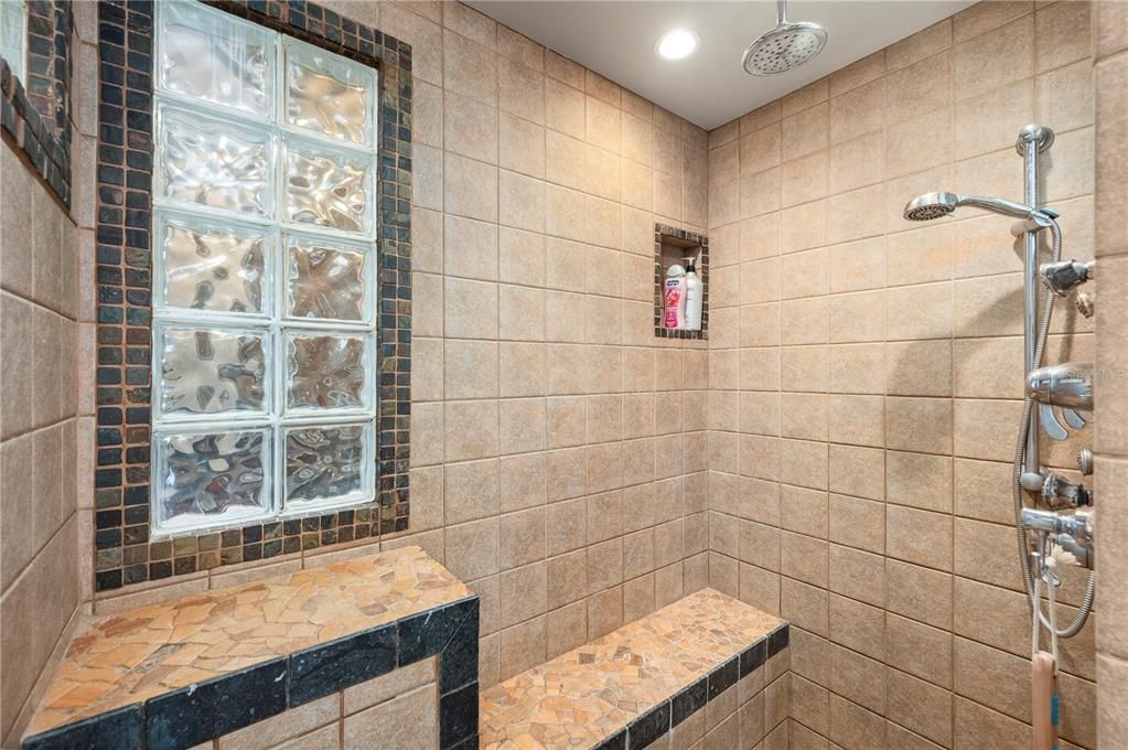 For Sale: $599,000 (3 beds, 2 baths, 2061 Square Feet)