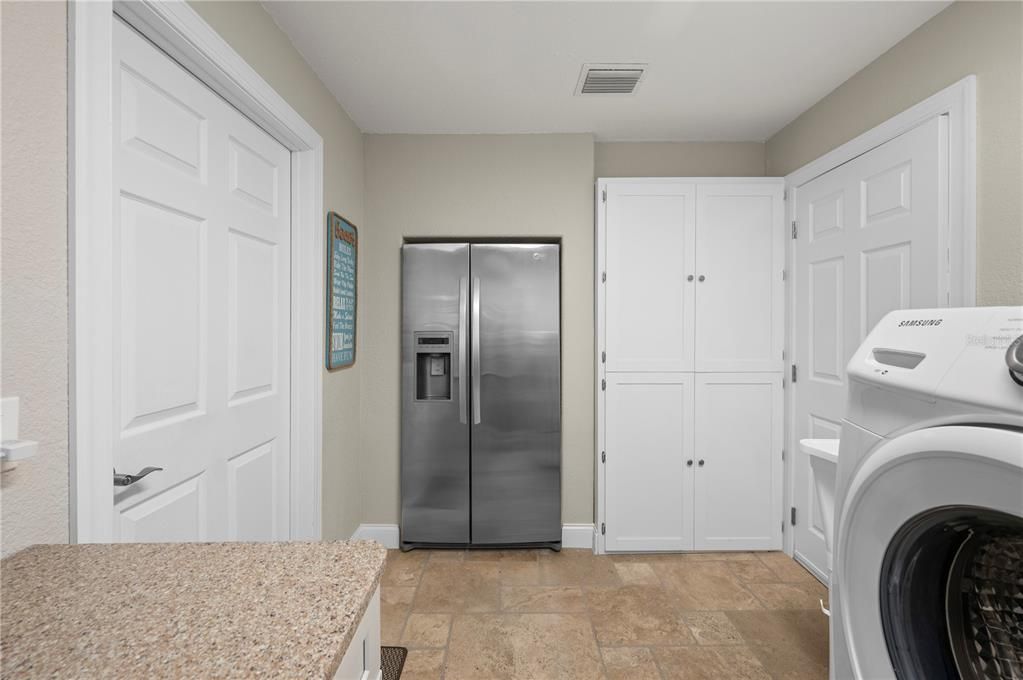 For Sale: $599,000 (3 beds, 2 baths, 2061 Square Feet)