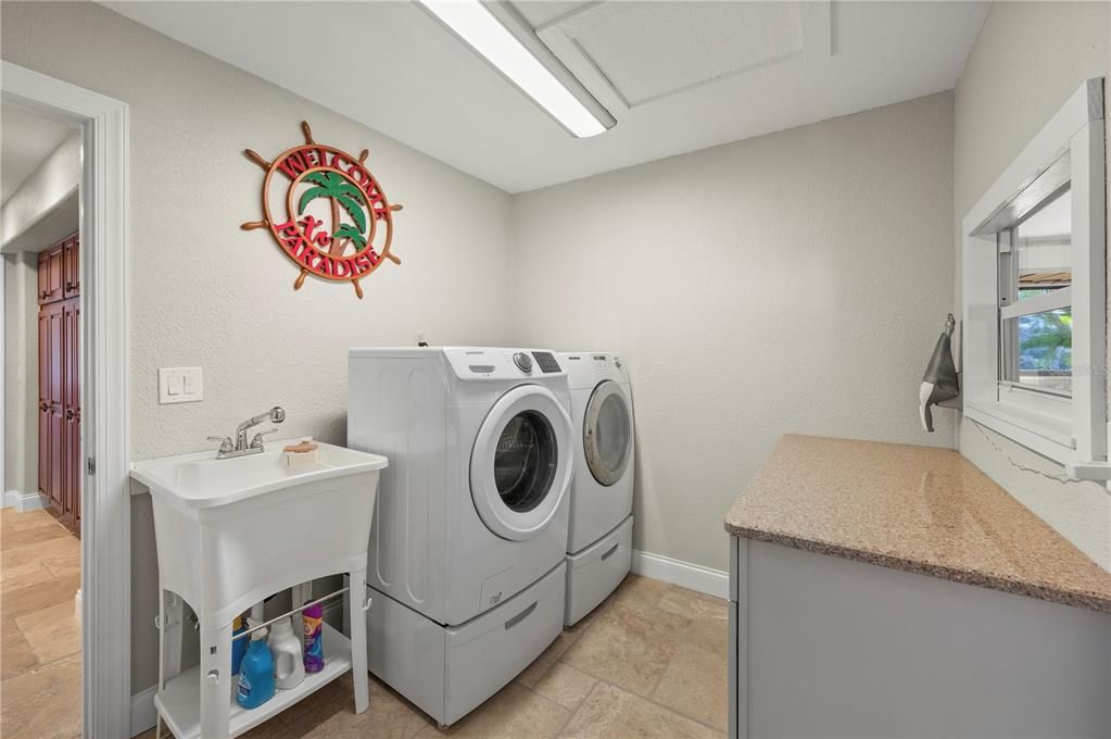 For Sale: $599,000 (3 beds, 2 baths, 2061 Square Feet)