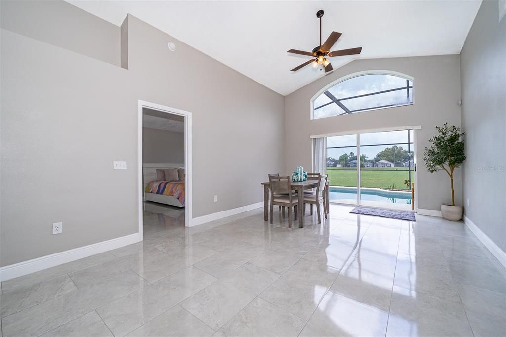 For Sale: $425,000 (4 beds, 3 baths, 1905 Square Feet)