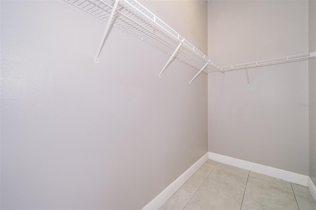 For Sale: $425,000 (4 beds, 3 baths, 1905 Square Feet)