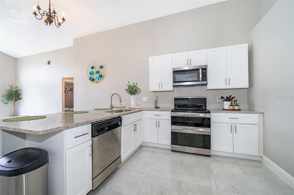 For Sale: $425,000 (4 beds, 3 baths, 1905 Square Feet)